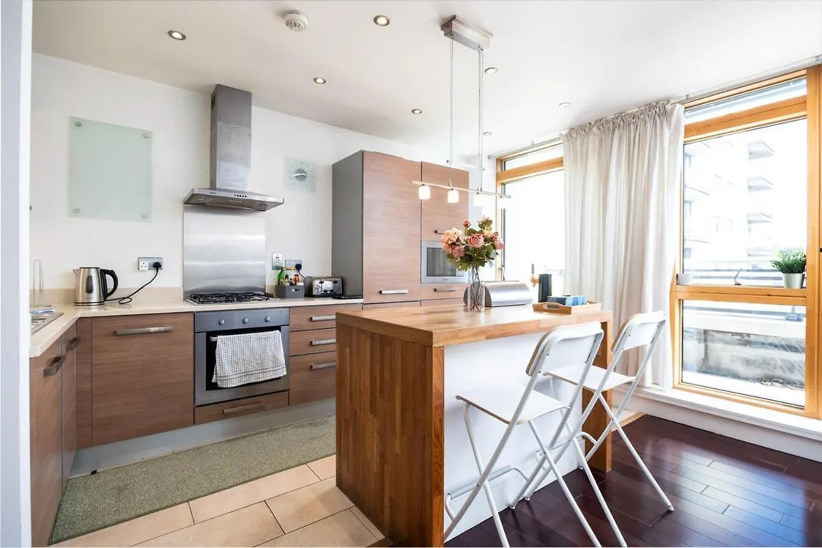2Br Dublin Apt Balcony, Plants & Electric Piano